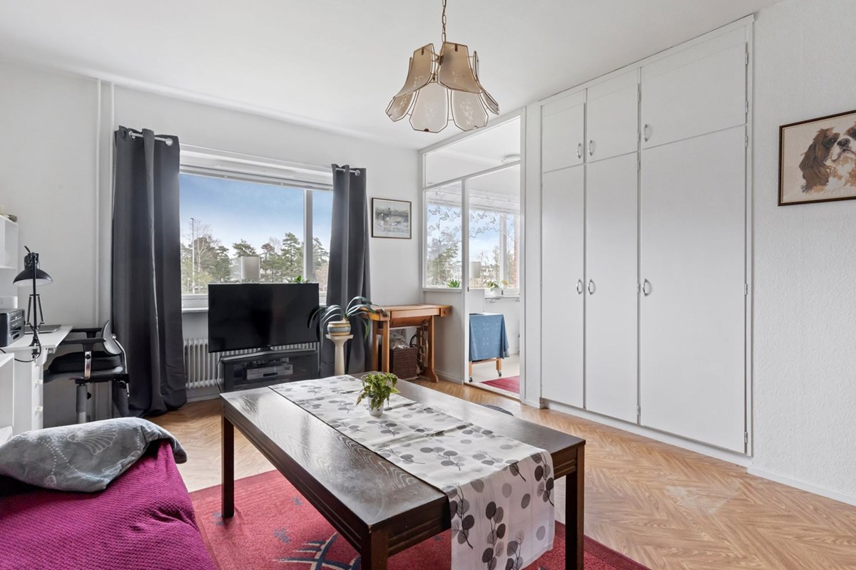 Karlstorpsvägen 121