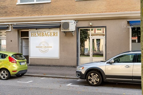 Populära Dagmars utanför dörren!