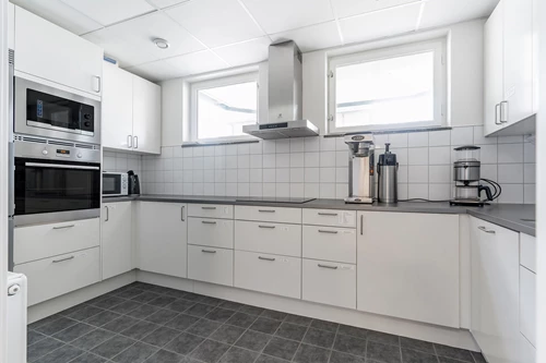 Kök till övernattningsrum/gemensamhetslokal.