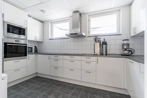 Kök till övernattningsrum/gemensamhetslokal.