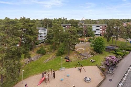 Föreningens lummiga och välskötta innergård!