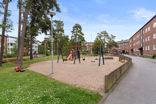 Lekplats på innergården.