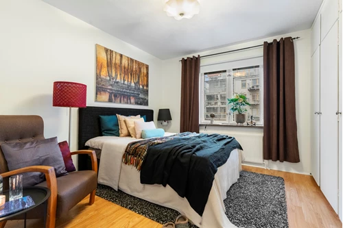 Stort sovrum med god förvaring