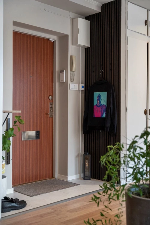 Hall med fint klinkergolv och golvvärme!