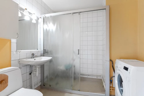 Badrum som kommer renoveras i samband med föreningens stambyte (planerad start våren -26).