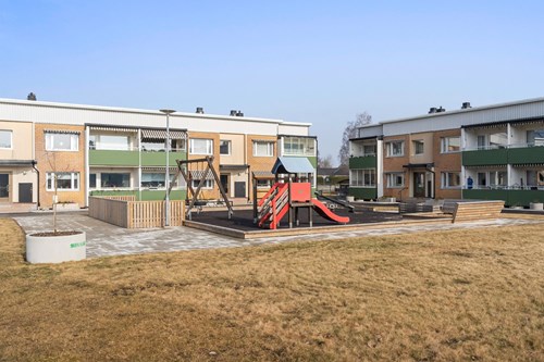 En av de nya gårdarna