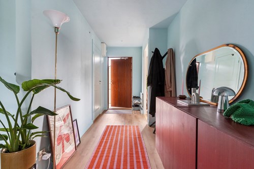 Inbjudande hall med goda förvaringsmöjligheter